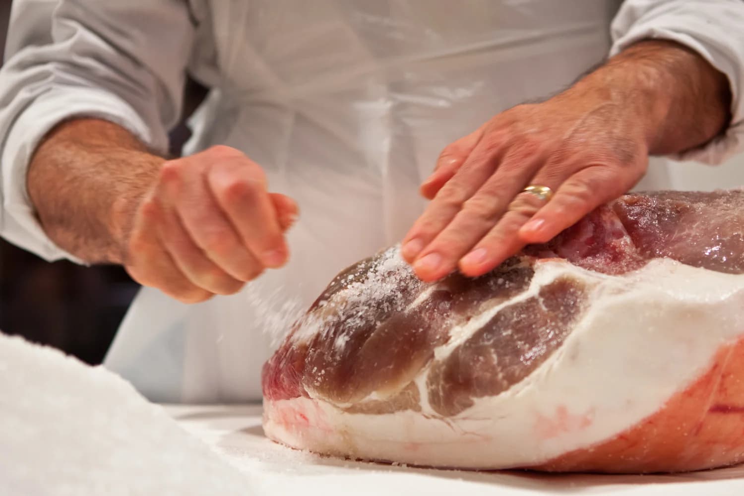 Ferrarini · Luftgetrockneter Rohschinken gereift 90 g 3