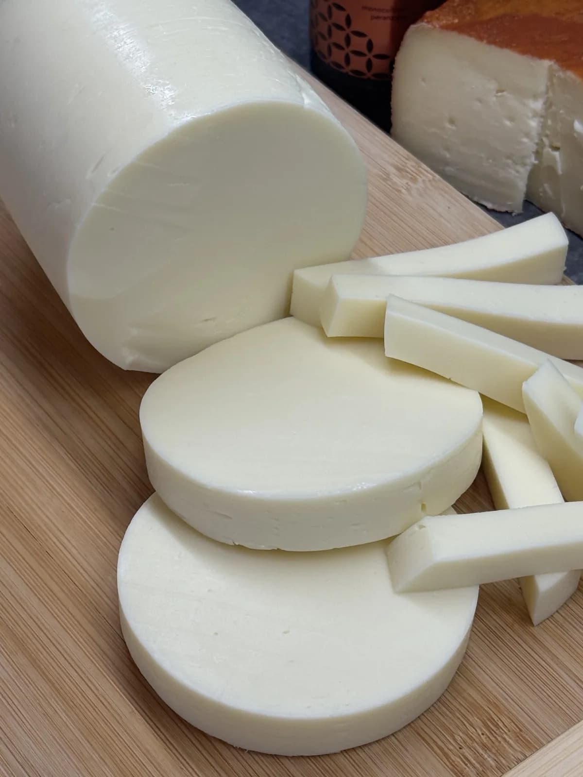 Latteria del Carlo · Fiordilatte Duchessa 2 kg (whole piece)
