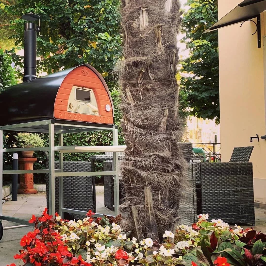 Pizza Party · Pizzone Holzbackofen 4
